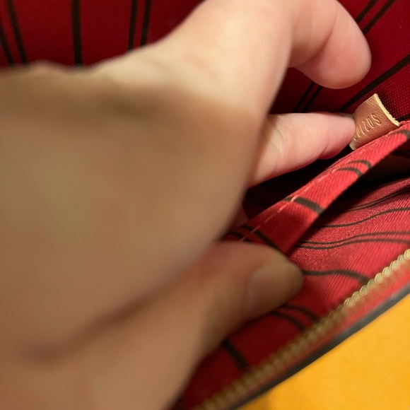 Authentic LV twist wallet. - Picture 6 of 12